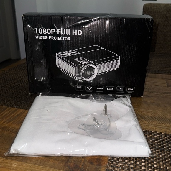 Video projector 📽️ - Picture 1 of 5
